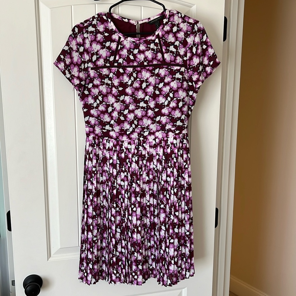 Banana Republic Purple Short Sleeve Pleated Floral Dress - Size 4 Petite